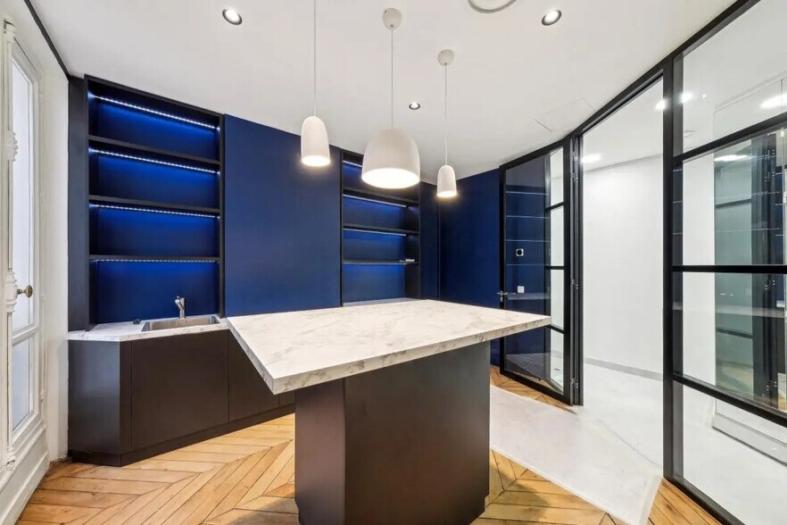 More Photos Of 10 Avenue De L'Opera, Paris Office For Sale