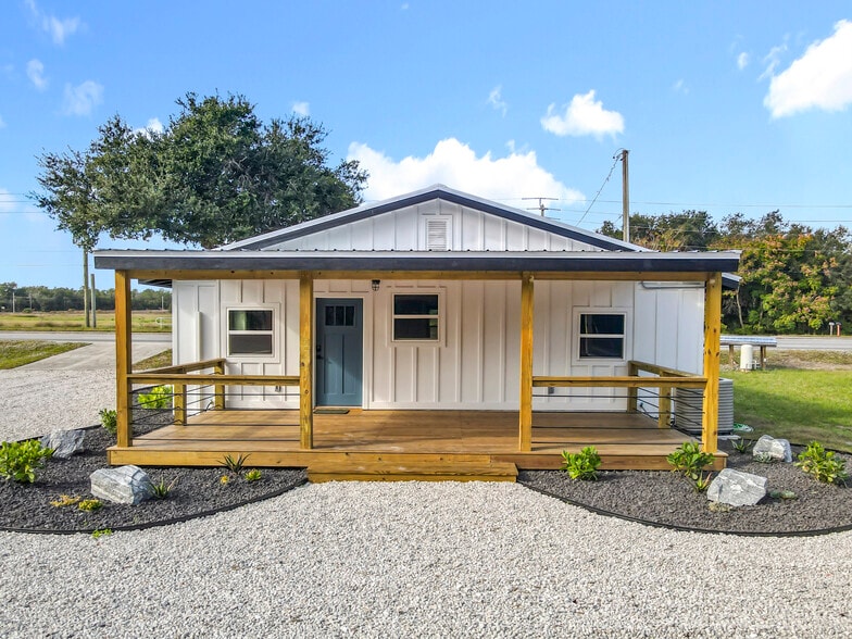 More Photos Of 379 N State Road 415, Osteen Office For Lease