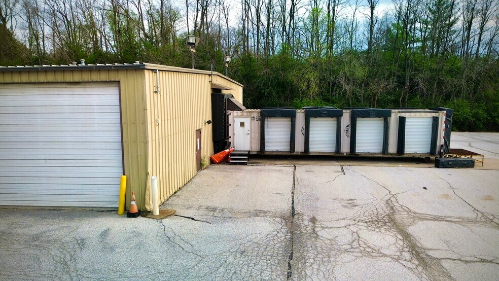 More Photos Of 823 E Morton Ave, Jacksonville Industrial For Lease