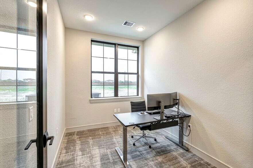 More Photos Of 10242 Greenhouse Rd, Cypress Office For Lease