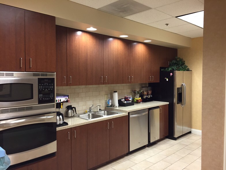 More Photos Of 1640 Powers Ferry Rd SE, Marietta Coworking Space