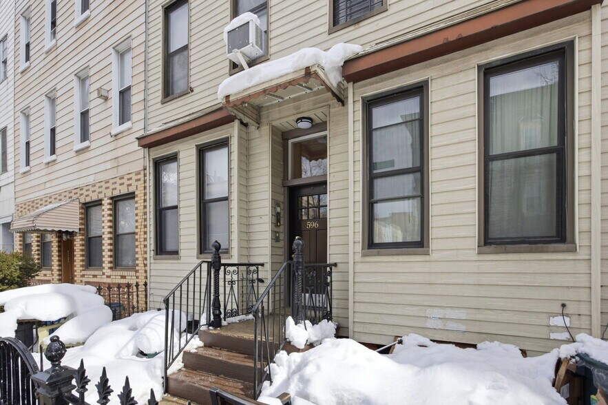 More Photos Of 596 Humboldt St, Brooklyn Multifamily For Sale