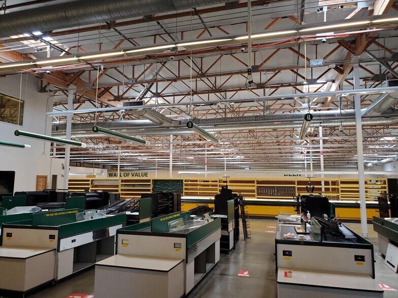 More Photos Of 26905-26953 Mission Blvd, Hayward Unknown For Lease