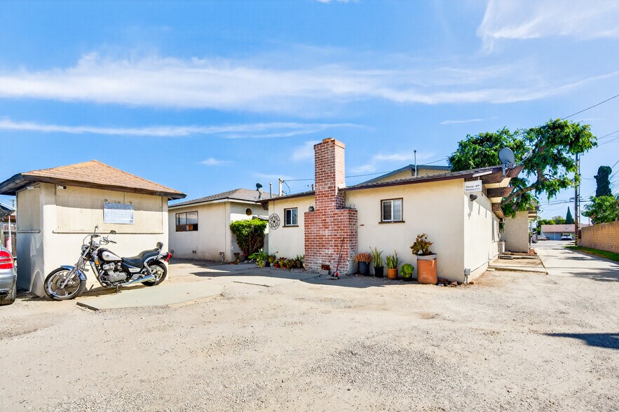 More Photos Of 15003 Larch Ave, Lawndale Apartments For Sale