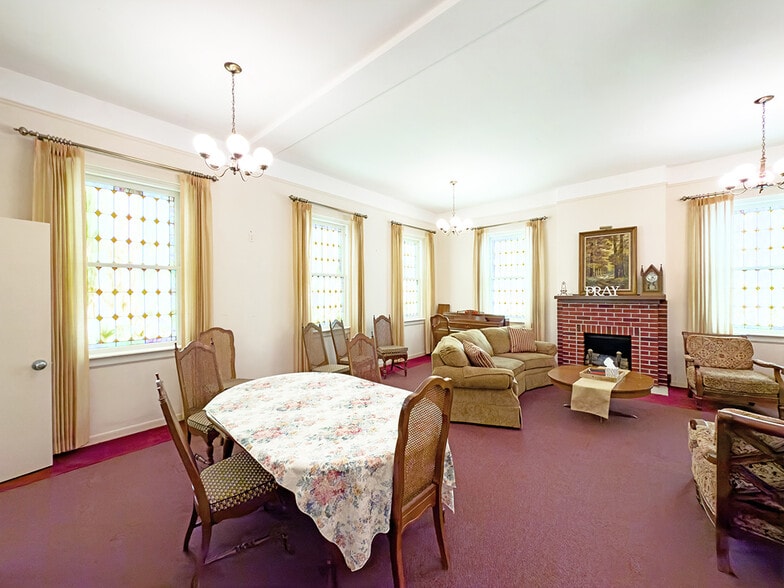 More Photos Of 603 11th St W, Bradenton Religious Facility For Sale