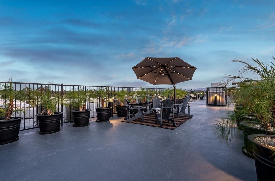 More Photos Of 13724 Victory Blvd, Van Nuys Apartments For Sale
