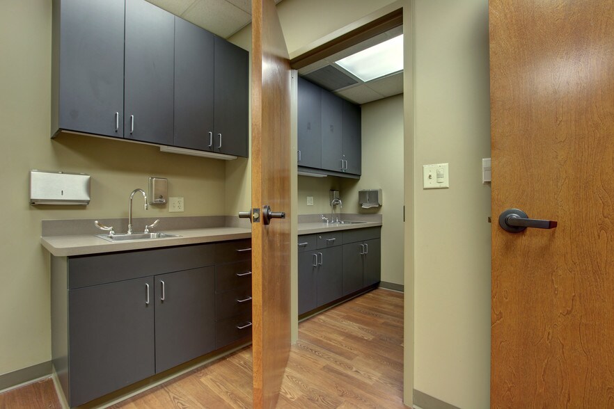 More Photos Of 9441 Huron St, Thornton Medical For Lease