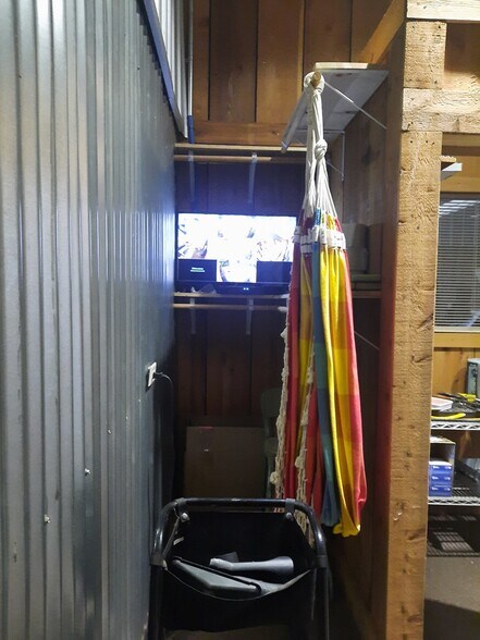 More Photos Of 1124 E Houston Ave, Crockett Freestanding For Sale