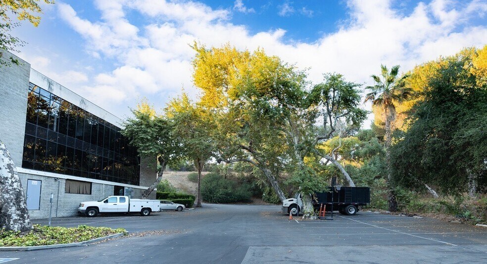 More Photos Of 7474 N Figueroa St, Los Angeles Office For Lease