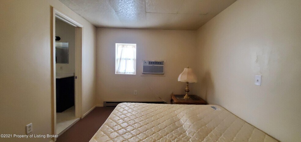 More Photos Of 28 E Main St, Halliday Specialty For Sale