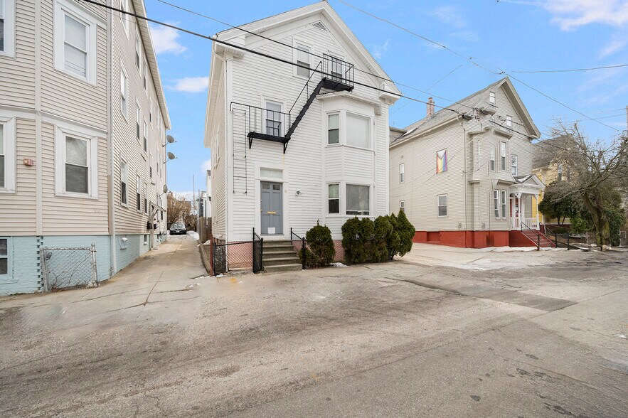 More Photos Of 98 Penn St, Providence Apartments For Sale