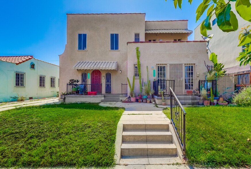 Primary Photo Of 833 N Ridgewood Pl, Los Angeles Apartments For Sale
