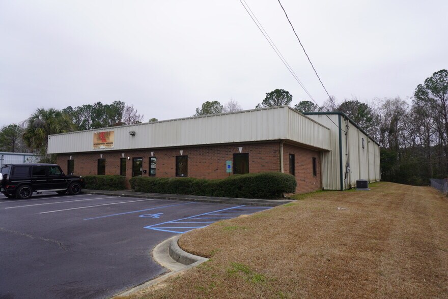 Primary Photo Of 7259 Cross Park Dr, Charleston Warehouse For Sale