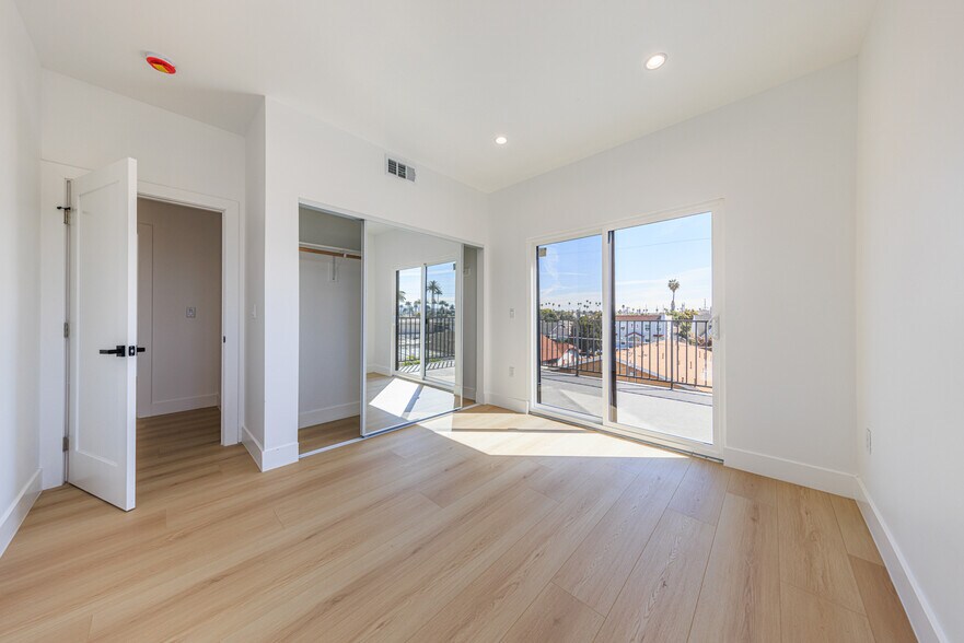 More Photos Of 2424 S West View St, Los Angeles Multifamily For Sale