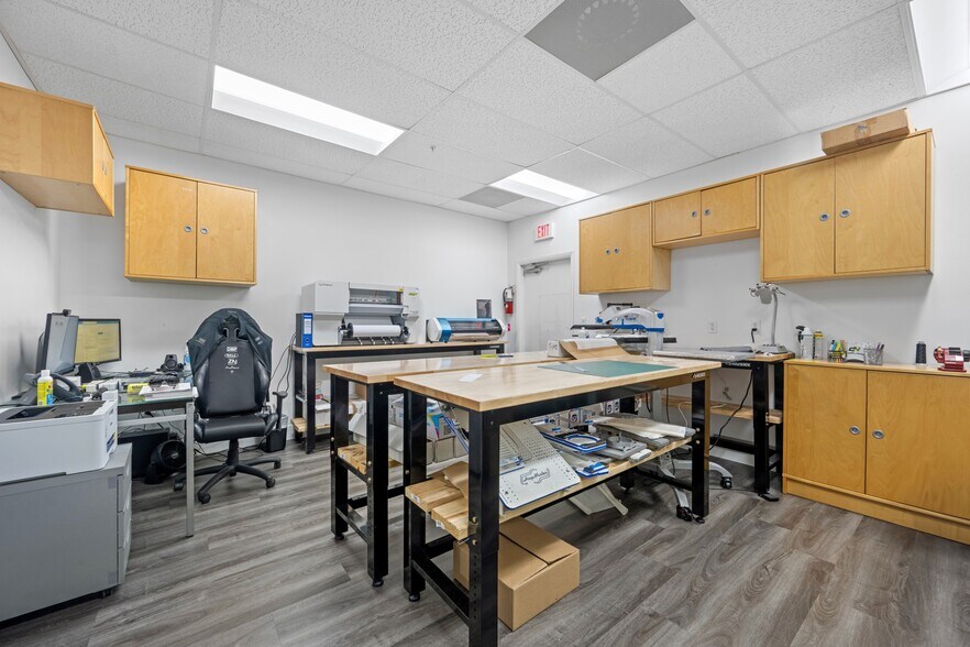 More Photos Of 1701-2089 NW 87th Ave, Miami Warehouse For Lease