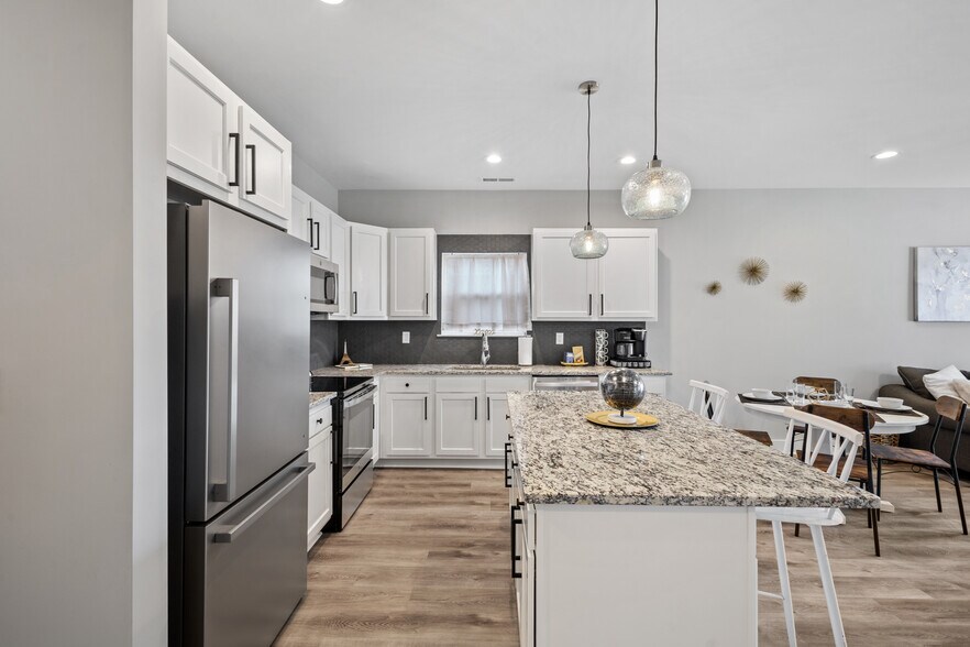 More Photos Of 726 Veronica Pl, Jeffersonville Hospitality For Sale