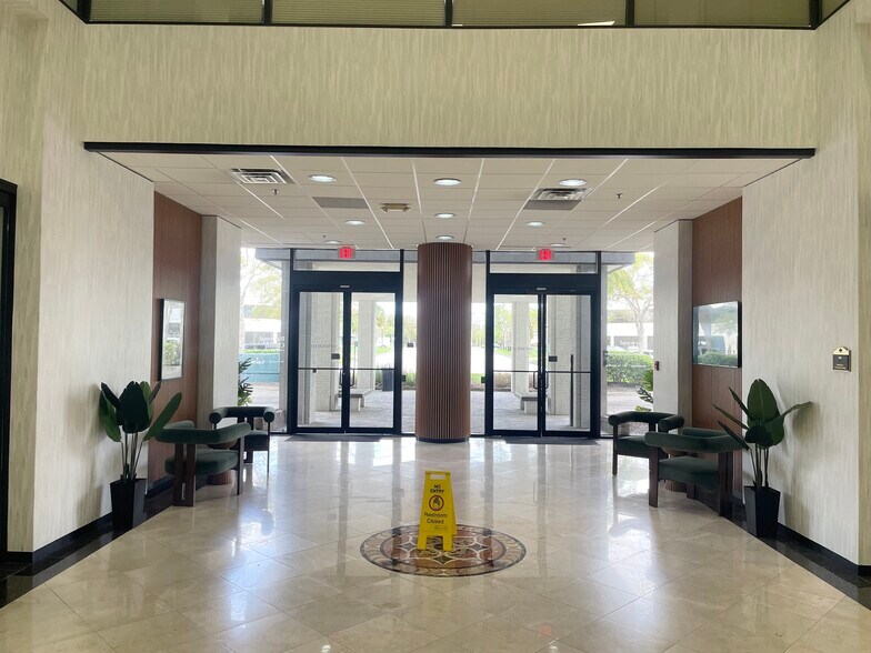 More Photos Of 9428 Baymeadows Rd, Jacksonville Office For Lease