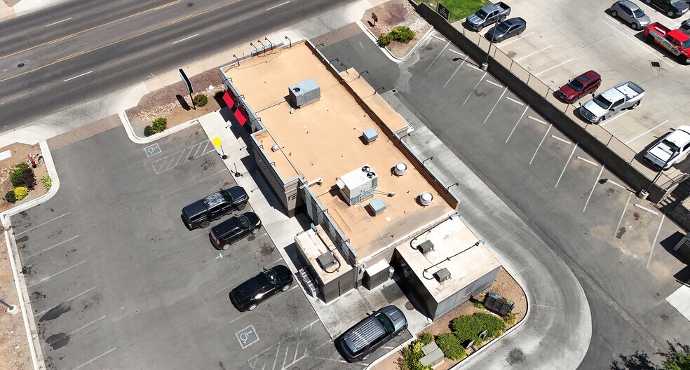More Photos Of 180 N White Mountain Rd, Show Low Fast Food For Sale