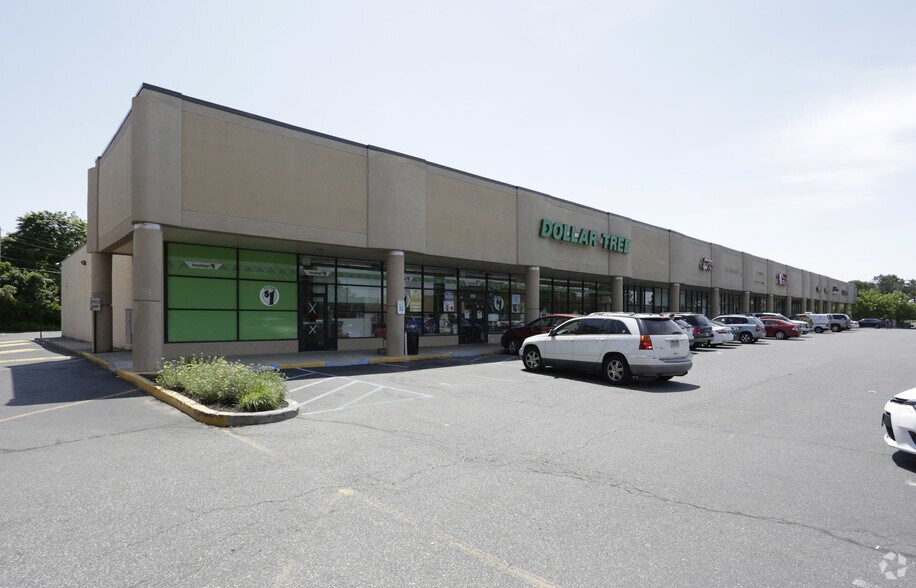 More Photos Of 3197-3265 Horse Block Rd, Medford Unknown For Lease