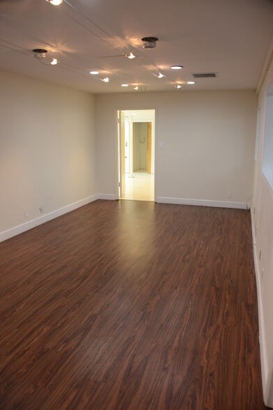 More Photos Of 1110-1118 Elko Dr, Sunnyvale Service For Lease