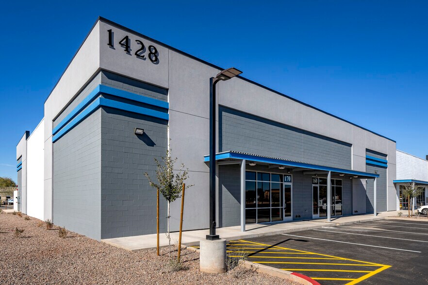 More Photos Of 1428 N Horne St, Gilbert Warehouse For Lease