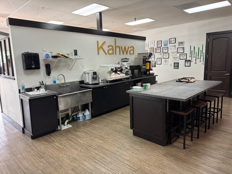More Photos Of 3032-3090 44th Ave N, Saint Petersburg Warehouse For Lease
