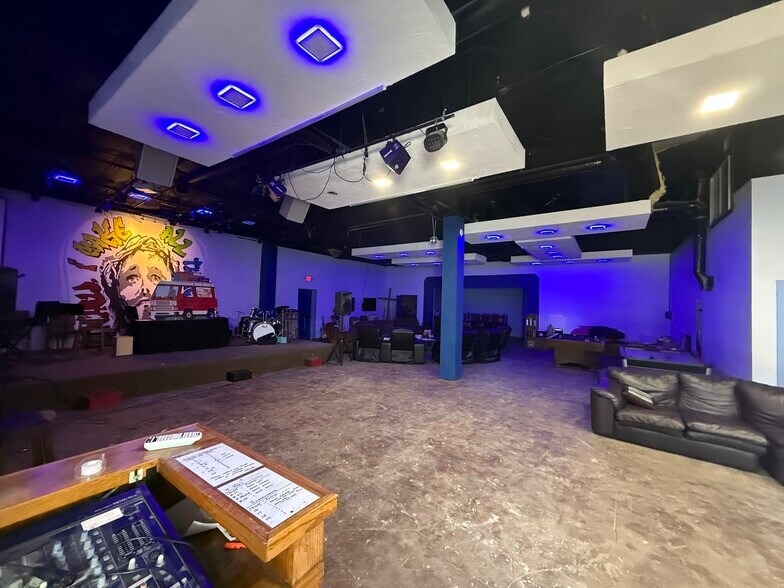 More Photos Of 200 Plum St, Royse City Warehouse For Sale