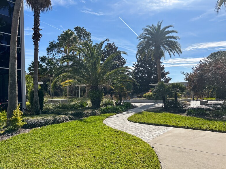 More Photos Of 10752 Deerwood Park Blvd, Jacksonville Coworking Space