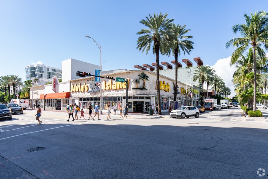 More Photos Of 200 Lincoln Rd, Miami Beach Storefront For Lease