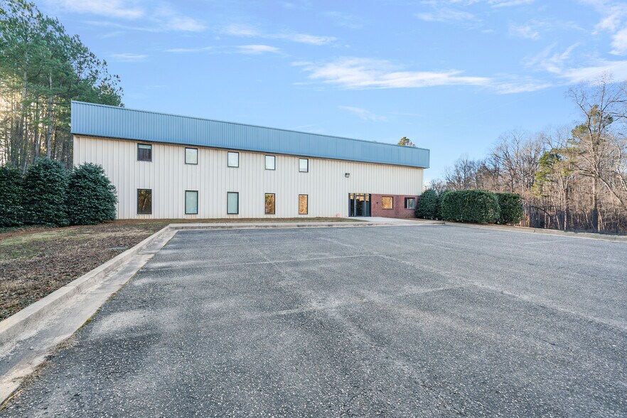 More Photos Of 91 W Hightower Dr, Dawsonville Warehouse For Sale