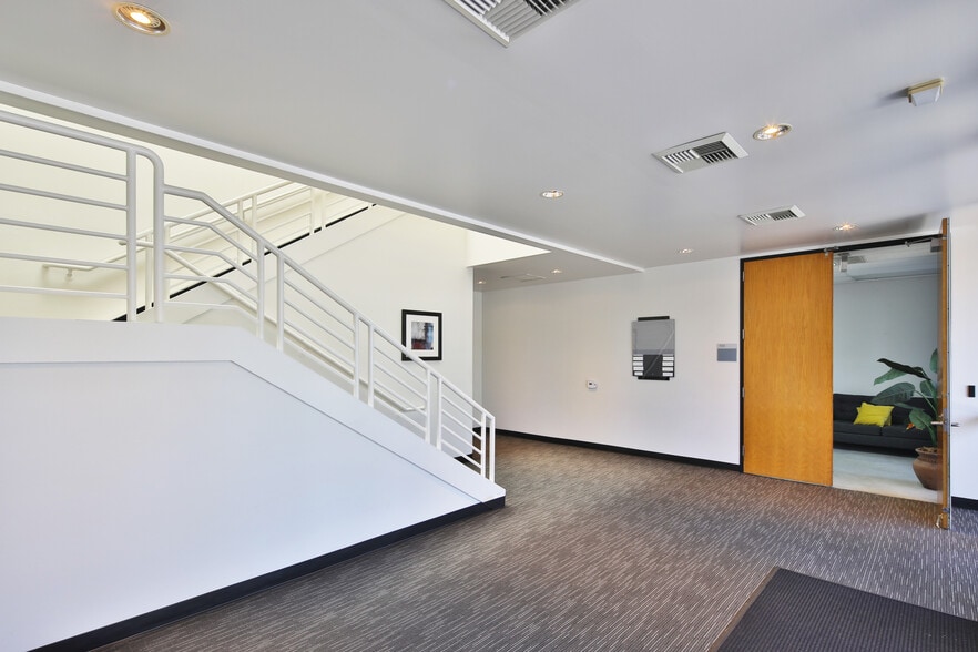More Photos Of 23351-23361 Madero, Mission Viejo Research And Development For Lease