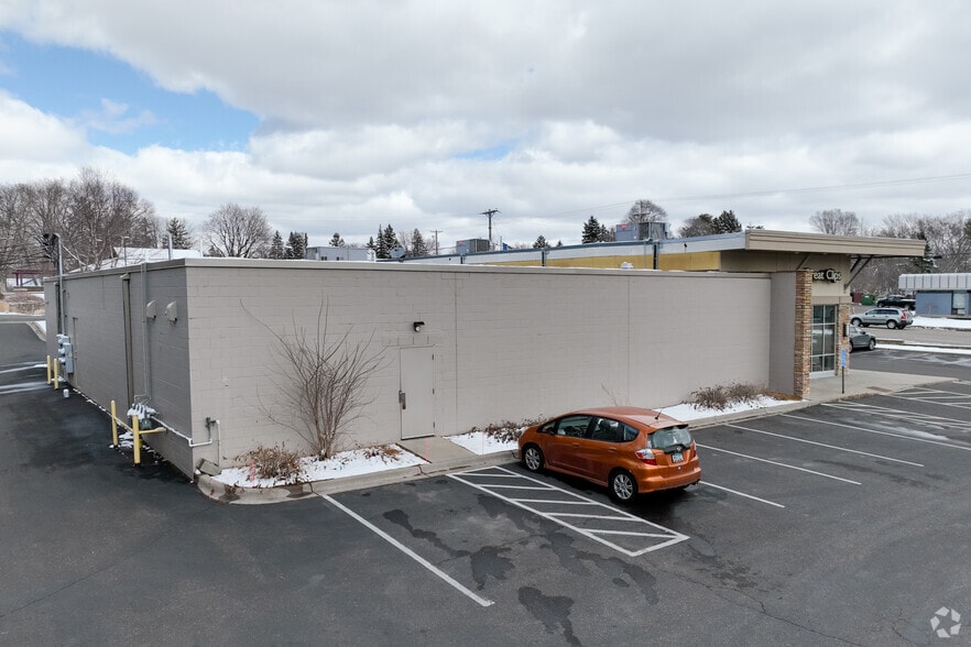 More Photos Of 1789 N Lexington Ave, Roseville Freestanding For Lease