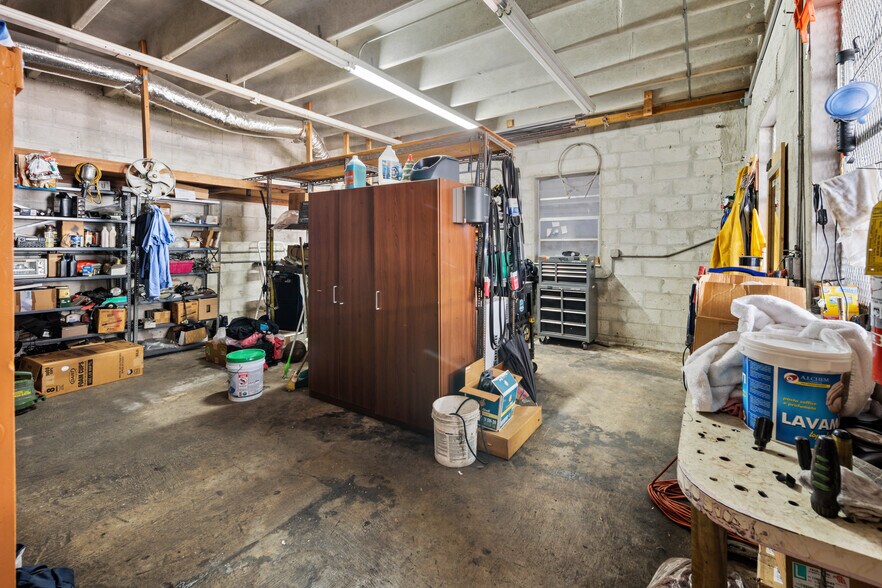More Photos Of 2222 NW 22nd Ct, Miami Freestanding For Sale