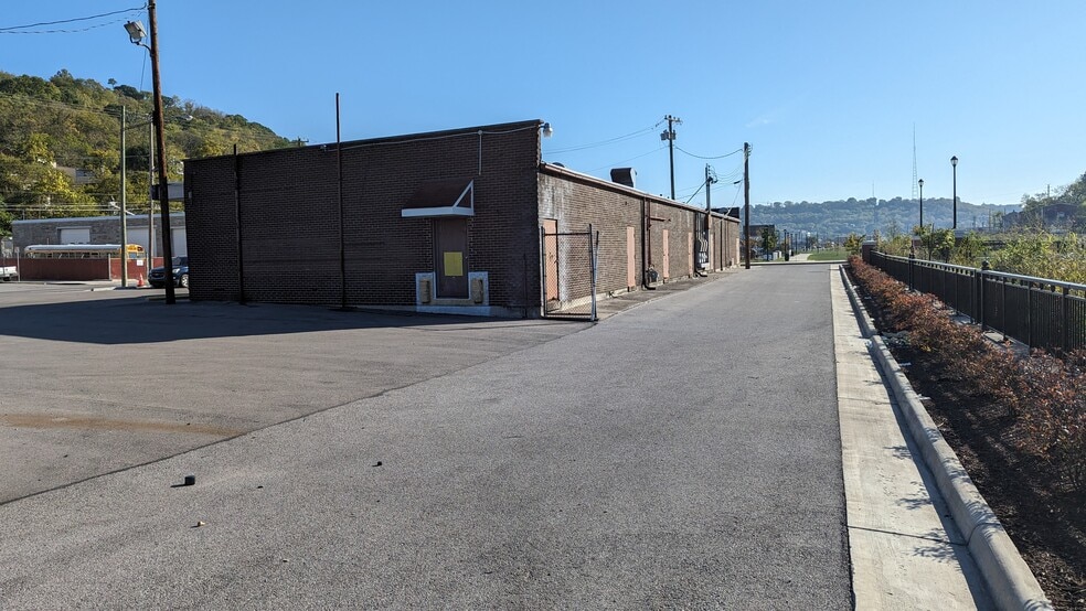 More Photos Of 1701-1709 Queen City Ave, Cincinnati Daycare Center For Sale