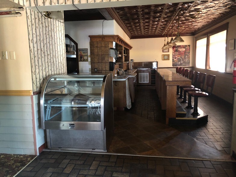 More Photos Of 809 1st St, Cheney Restaurant For Sale