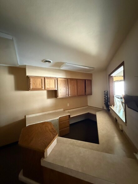 More Photos Of 58 Racine St, Menasha Office For Sale