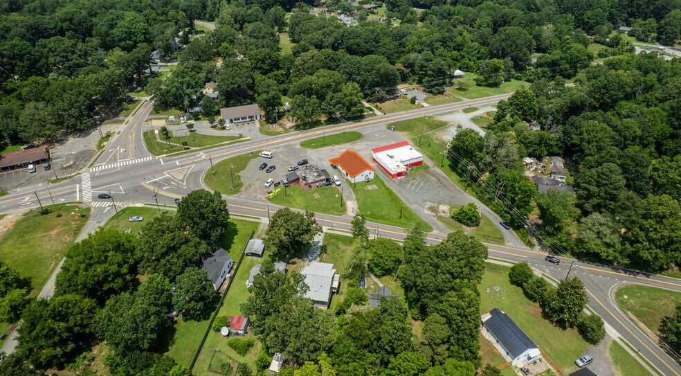 More Photos Of 580 Cornelius St, Hillsborough Freestanding For Sale