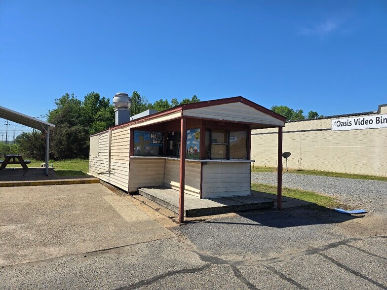More Photos Of 113 Smith St, West Monroe General Retail For Sale