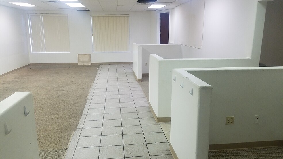 More Photos Of 220 E Horizon Dr, Henderson Office For Sale