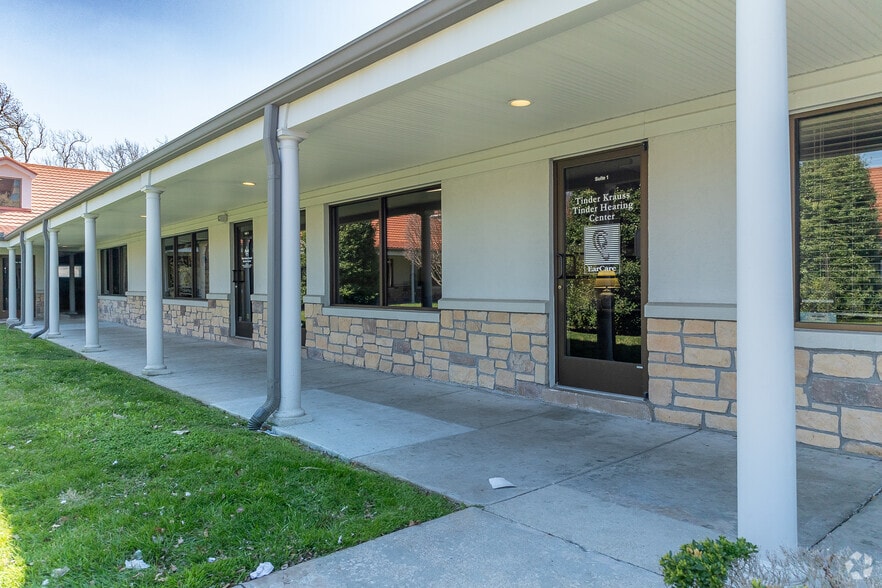 More Photos Of 2134 Nicholasville Rd, Lexington Medical For Sale