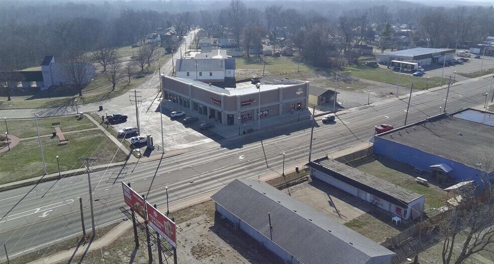 More Photos Of 208-216 N Main St, Creve Coeur Freestanding For Lease