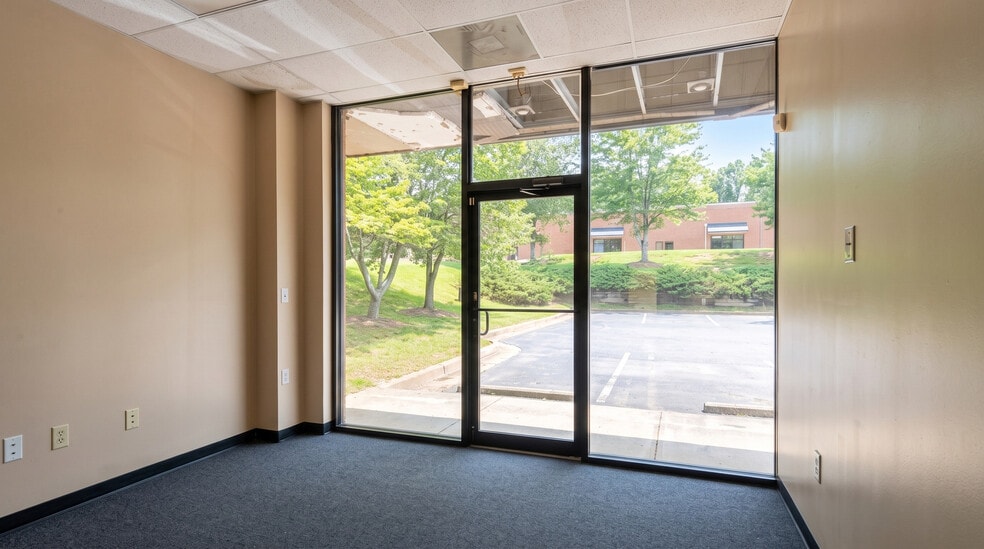 More Photos Of 5306 Palmero Ct, Buford Flex For Lease