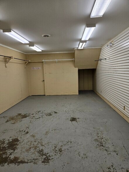 More Photos Of 6327 Molloy Rd, East Syracuse Unknown For Lease