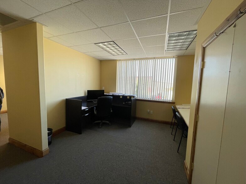 More Photos Of 1693 W American Way, Payson Warehouse For Lease