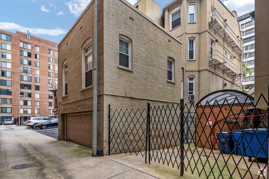 More Photos Of 1906 Sunderland Pl NW, Washington Office Residential For Sale