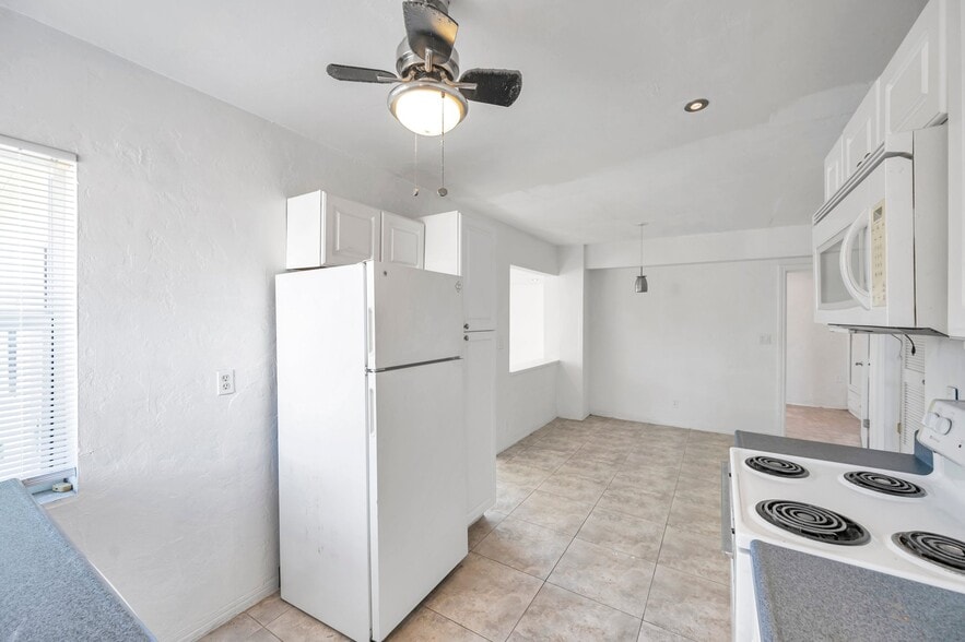 More Photos Of 5113 28th Ave S, South Pasadena Apartments For Sale
