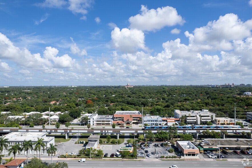 More Photos Of 4675 Ponce de Leon Blvd, Coral Gables Medical For Lease