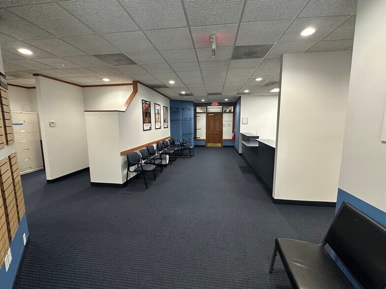 More Photos Of 834 King Hwy, Kalamazoo Office For Lease