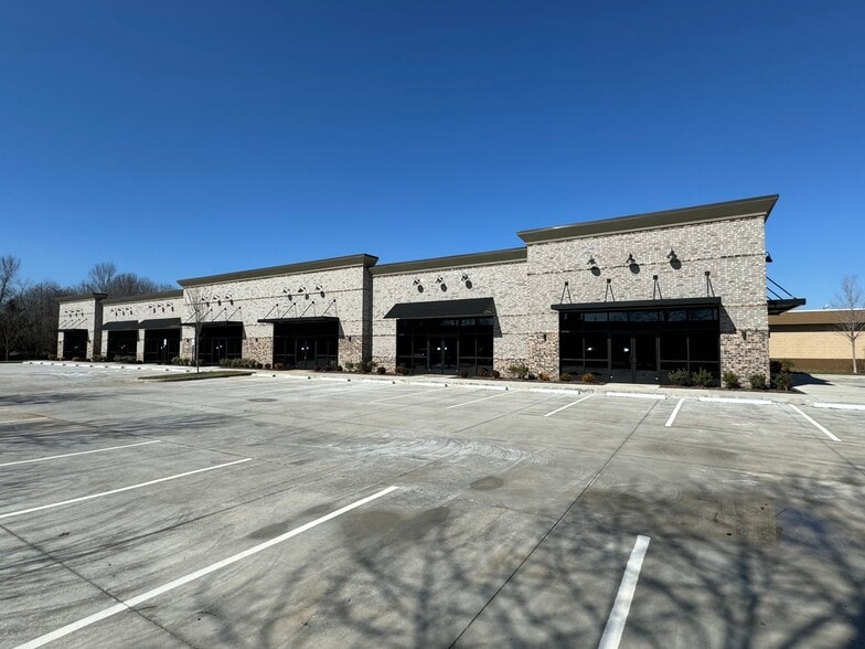 More Photos Of 2121 NW Broad St, Murfreesboro Storefront Retail Office For Lease
