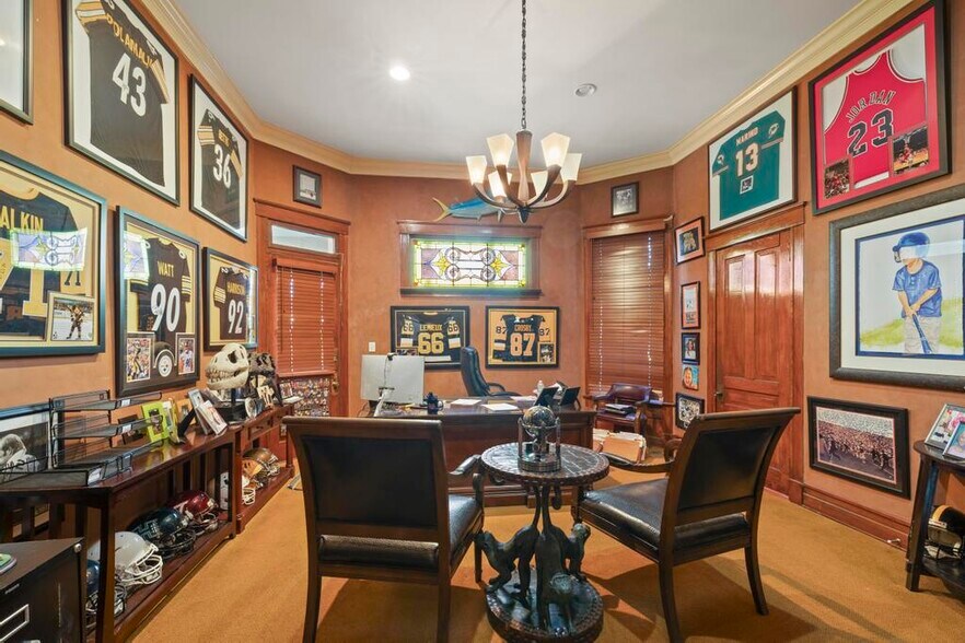 More Photos Of 656 Garden St, Pensacola Office For Sale